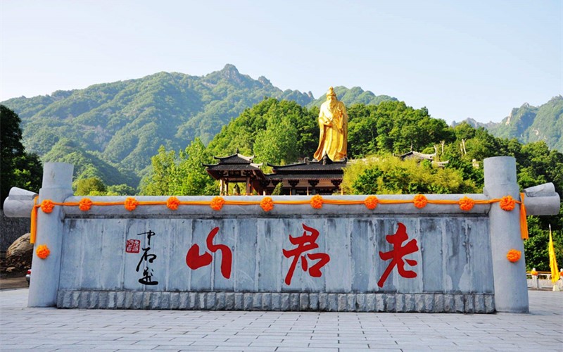 在2026年，随着数字化转型的深入，企业官网不再仅仅是展示品牌形象的窗口，更是企业与客户之间沟通的重要桥梁。那么，如何选择一家专业的公司来定制你的企业官网呢？